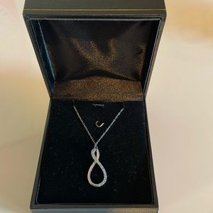 NWT Sterling Silver 1/10 cttw diamond necklace